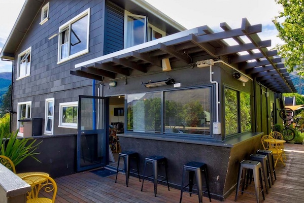 Black Sheep Backpackers Bno